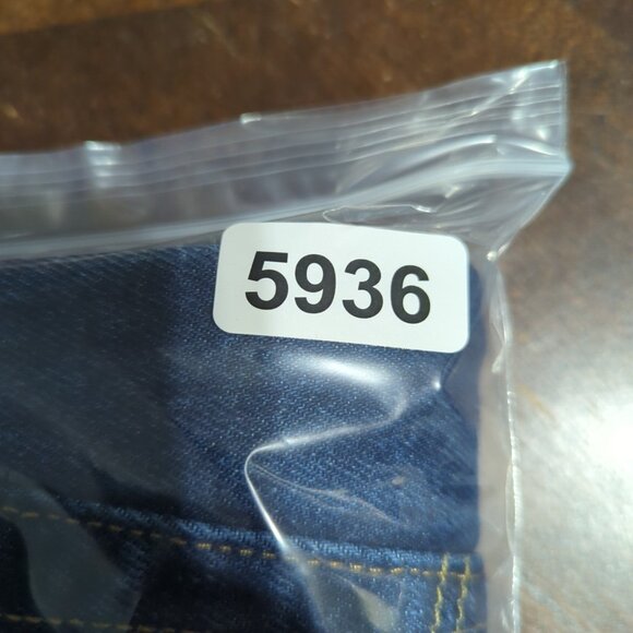 Levi's Jeans 36x32 Fits 36x30 Blue 550 Relaxed Fit Tapered Leg Denim - Picture 11 of 11